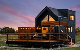 Modern Tiny Cabin, With Hot Tub In Choteau Mt