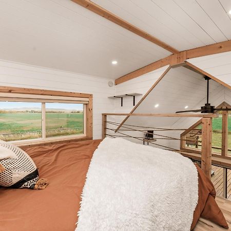 Modern Tiny Cabin, With Hot Tub In Choteau Mt Exterior photo