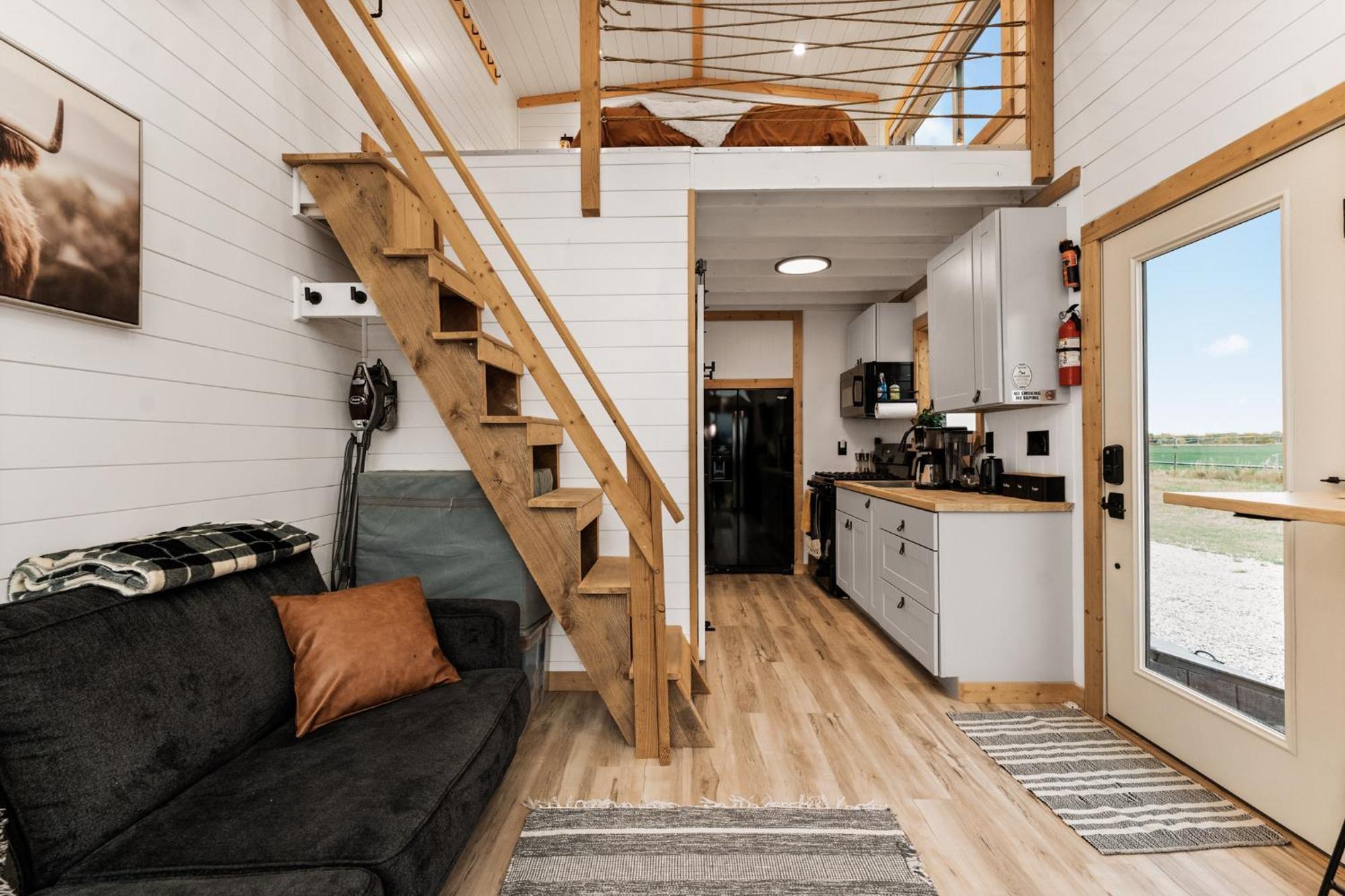 Modern Tiny Cabin, With Hot Tub In Choteau Mt Exterior photo